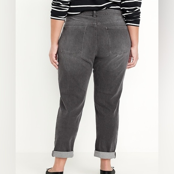 NWT Old Navy Women's Mid-Rise Wow Boyfriend Straight Jeans - Picture 2 of 8